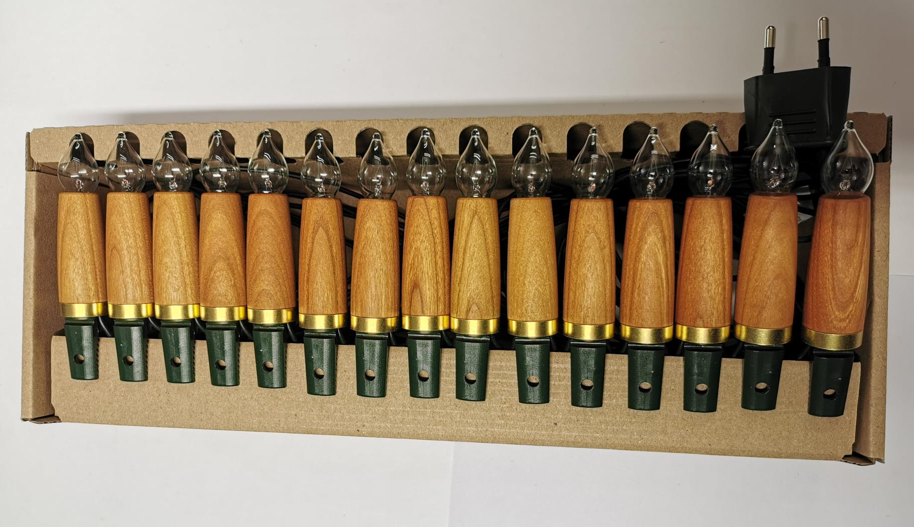 Holzschaft Innenlichterkette mit 15 Spitzkerzen, Kirsche