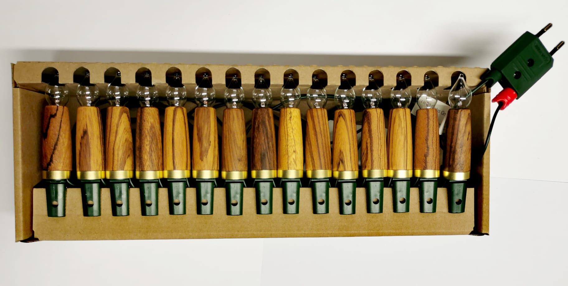 Holzschaft Innenlichterkette mit 15 Spitzkerzen, Zebrano